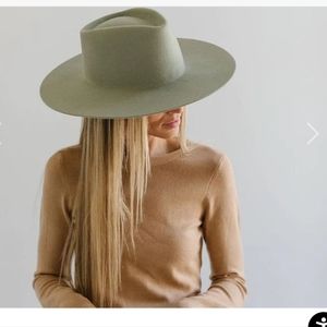 NWOT Gigi Pip the Dae Green Triangle Hat, Size S/M 57